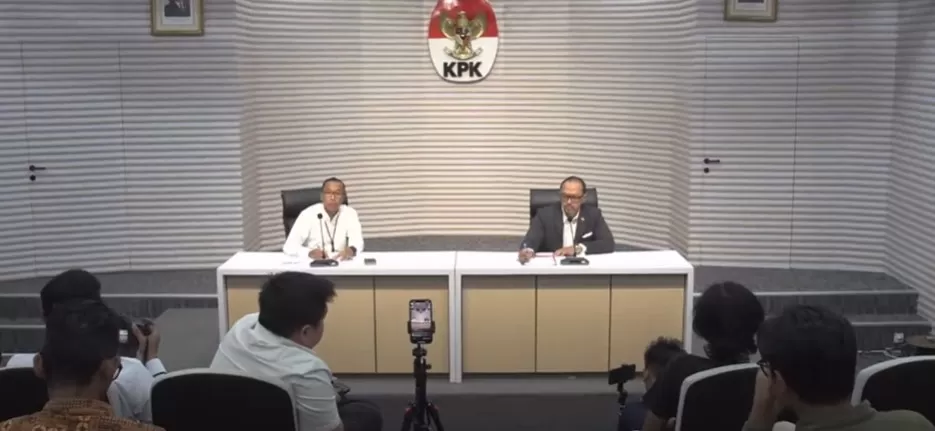Foto: Konferensi Pers di gedung KPK terkait kasus korupsi oleh LPEI dan penetapan lima tersangka dalam kasus tersebut. (Tangkapan Layar Youtube), Dok. Radarkediri
