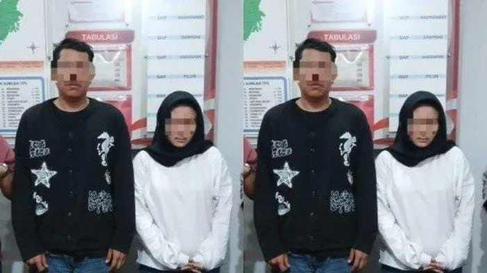 Foto: Tersangka Fiki bersama istrinya Widya di Mapolsek Cerme, Jumat (2/5/2025), Dok. Tribunnews