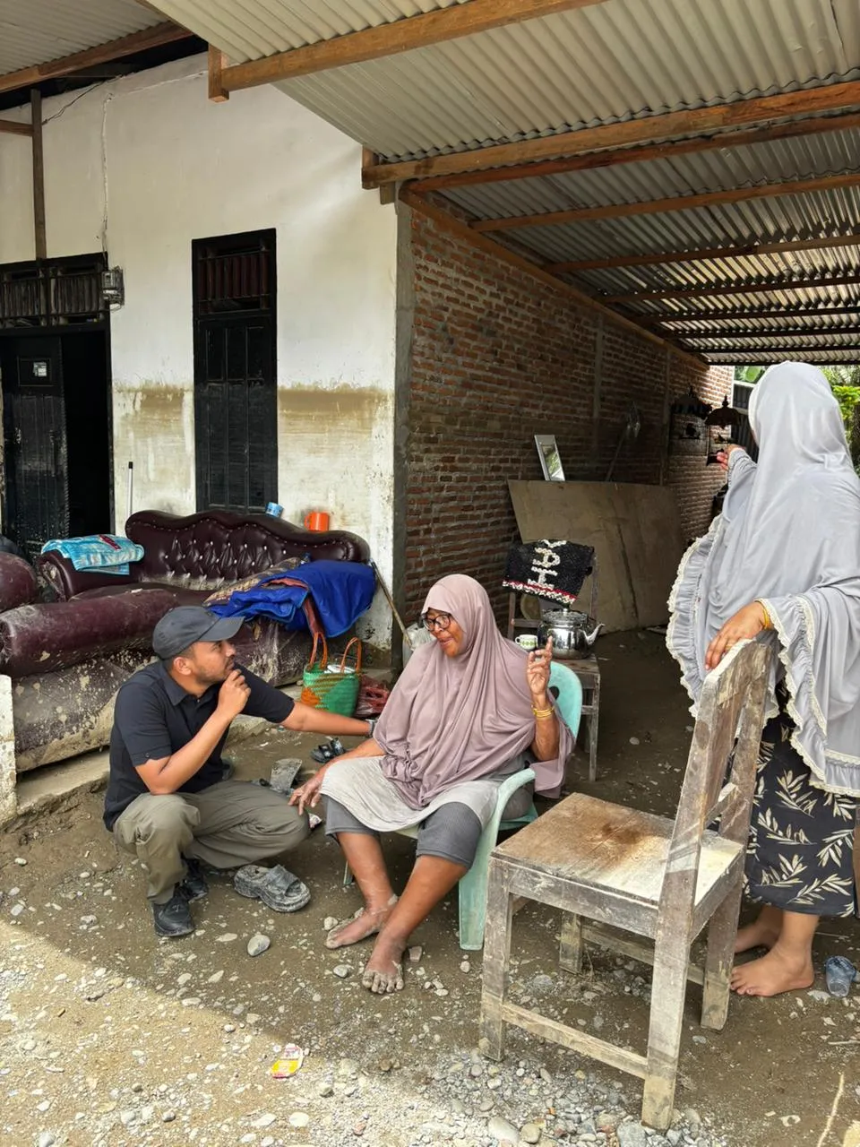 Foto: Ketua PDI-P Aceh Mengantarkan Bantuan